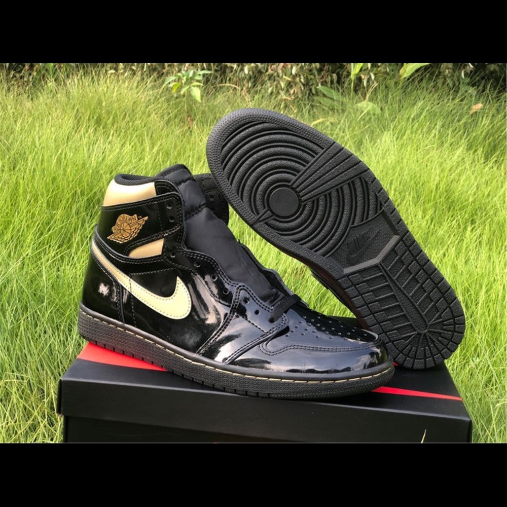 🔥 Jordan 1 High OG - Black Metallic Gold 🔥